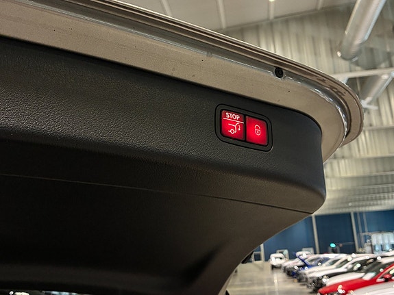 Mercedes-Benz C300 13 of 29