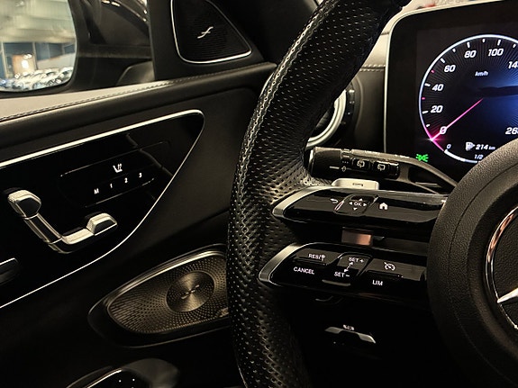 Mercedes-Benz C300 28 of 29