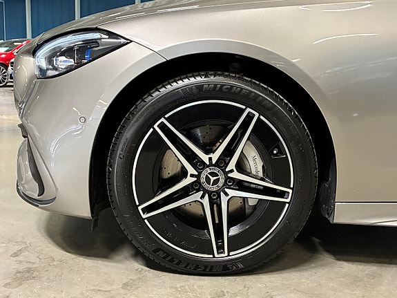 Mercedes-Benz C300 10 of 29