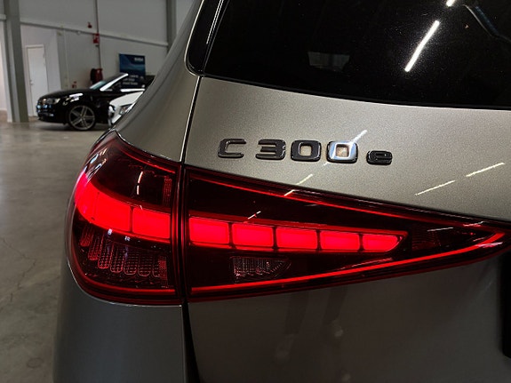 Mercedes-Benz C300 11 of 29