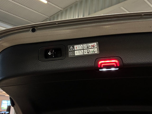Mercedes-Benz C300 14 of 29