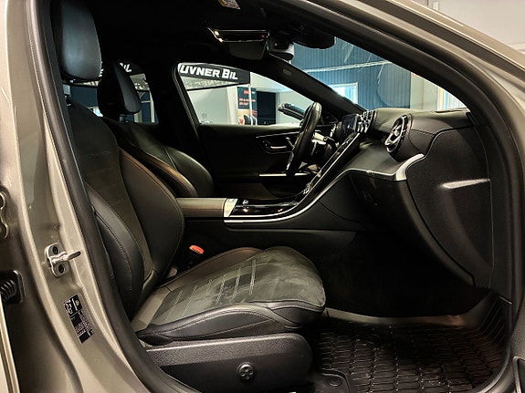 Mercedes-Benz C300 15 of 29