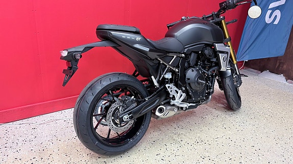 Suzuki GSX-8T CAFE 3 of 5