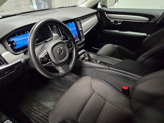 Volvo V90 Cross Country 8 of 24