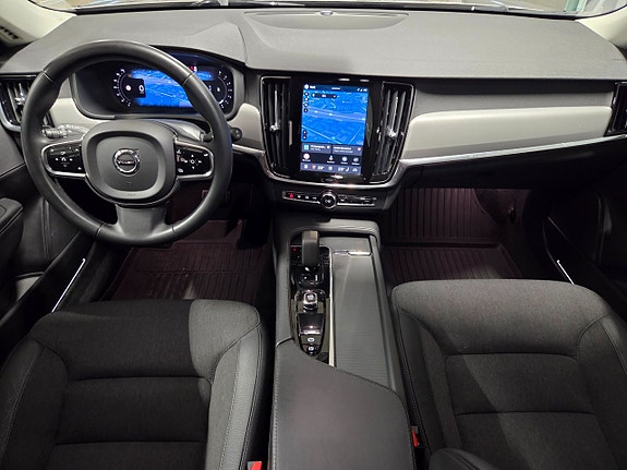 Volvo V90 Cross Country 7 of 24