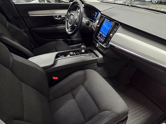 Volvo V90 Cross Country 10 of 24