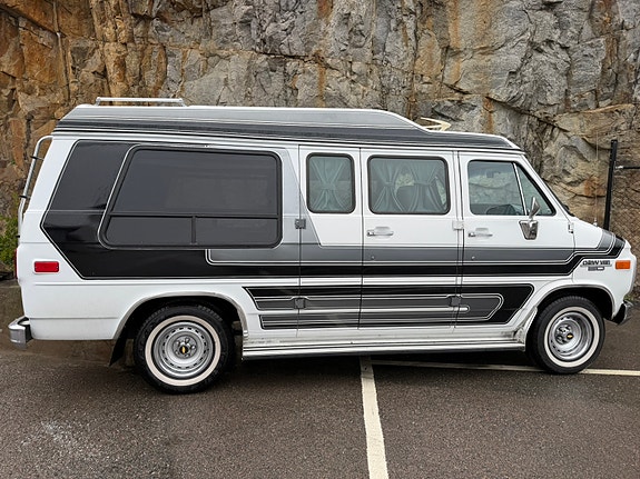 Chevrolet G20 4 of 5