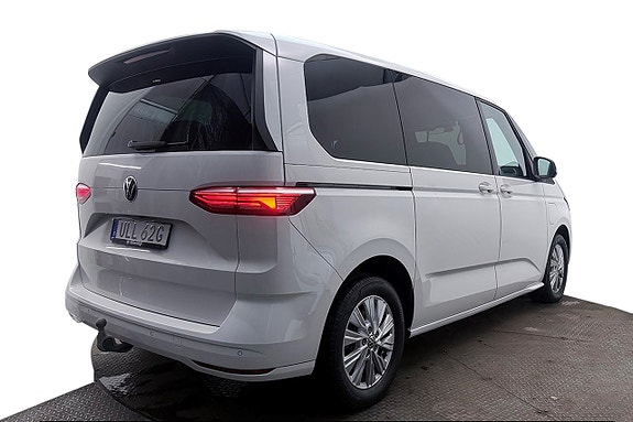 Volkswagen Multivan 7 of 30