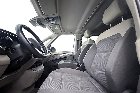 Volkswagen Multivan 13 of 30