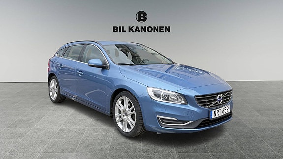 Volvo V60 2 of 5