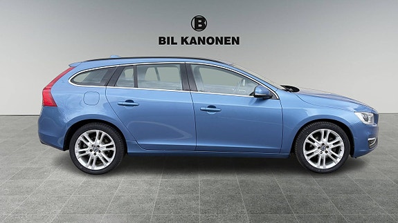 Volvo V60 3 of 5