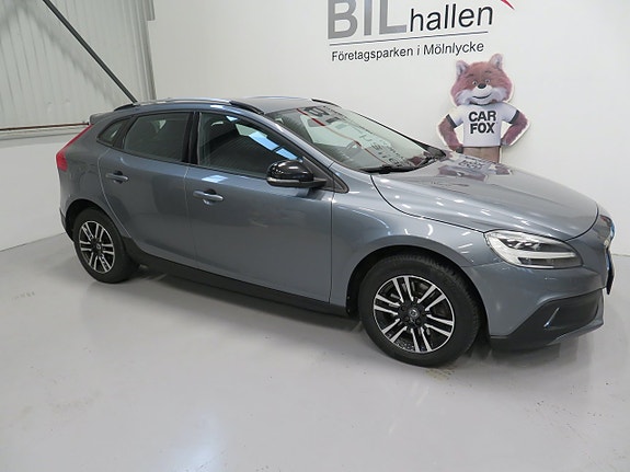 Volvo V40 Cross Country 3 of 14