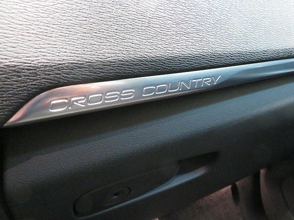 Volvo V40 Cross Country 11 of 14