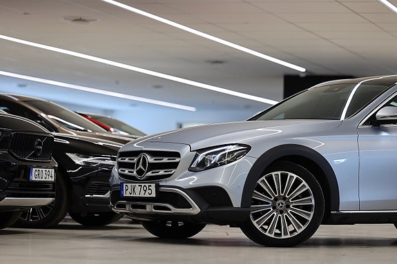 Mercedes-Benz E220 d 4 of 5