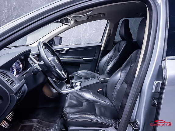 Volvo XC60 10 of 26