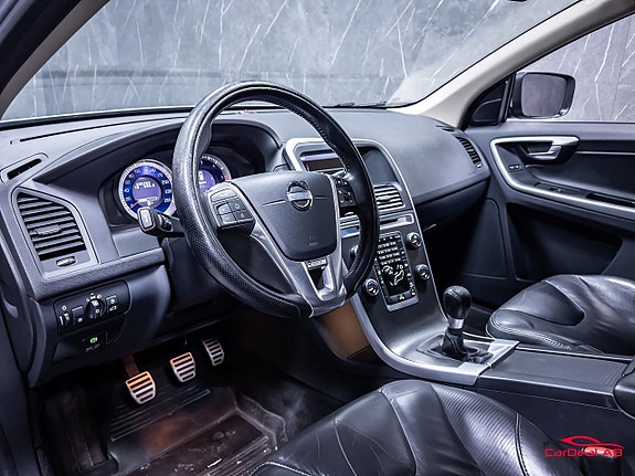 Volvo XC60 11 of 26