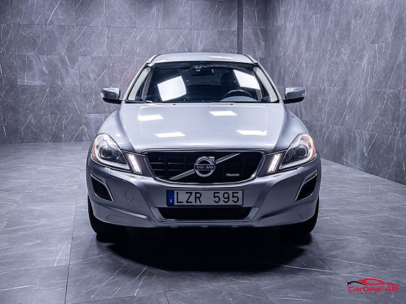 Volvo XC60 2 of 26