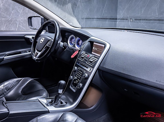 Volvo XC60 13 of 26