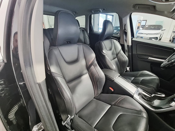 Volvo XC60 17 of 25