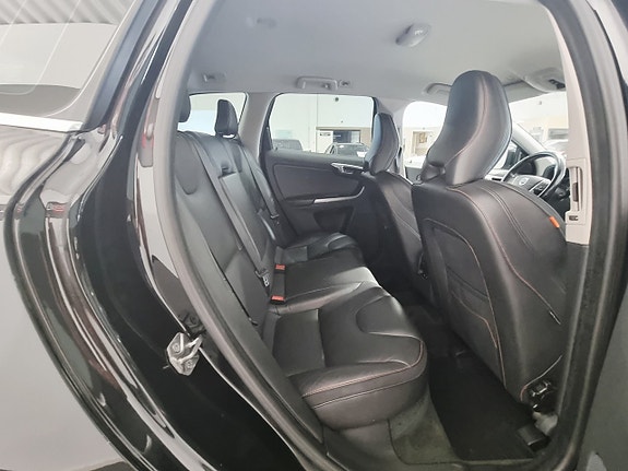 Volvo XC60 18 of 25