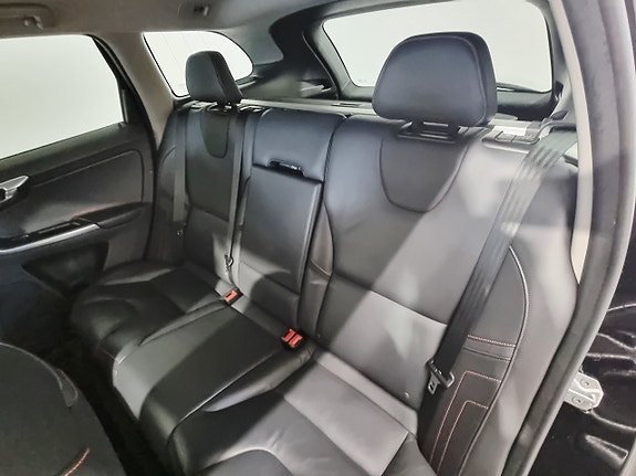 Volvo XC60 9 of 25