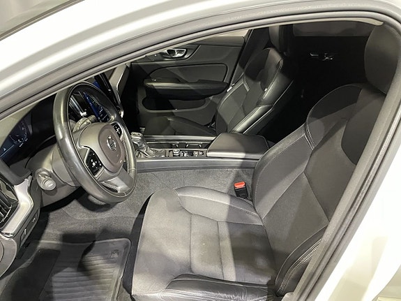 Volvo V60 13 of 19