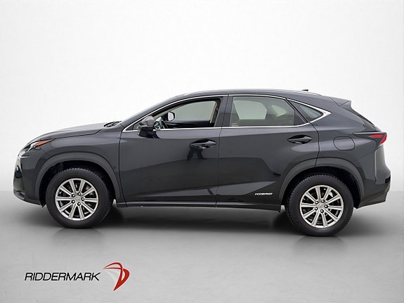 Lexus NX300h 4 of 5