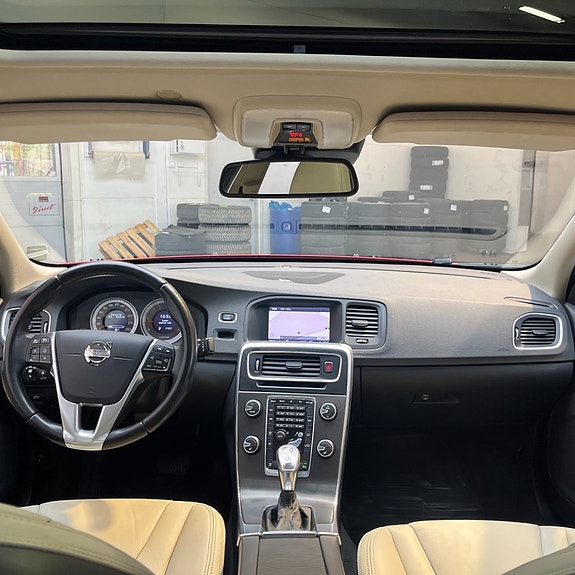 Volvo S60 9 of 13