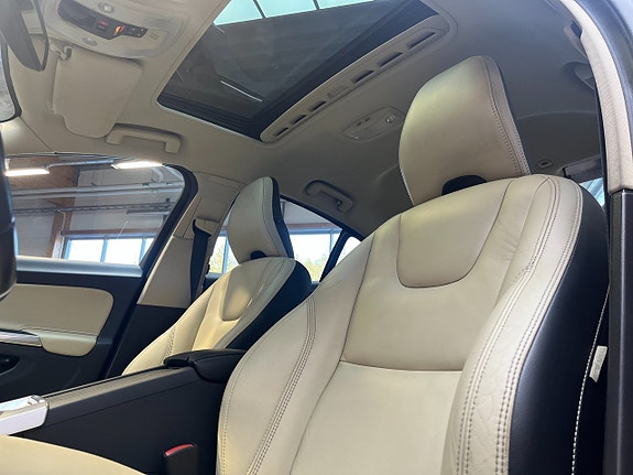 Volvo S60 12 of 13