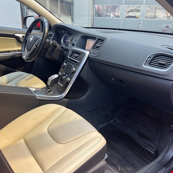Volvo S60 11 of 13