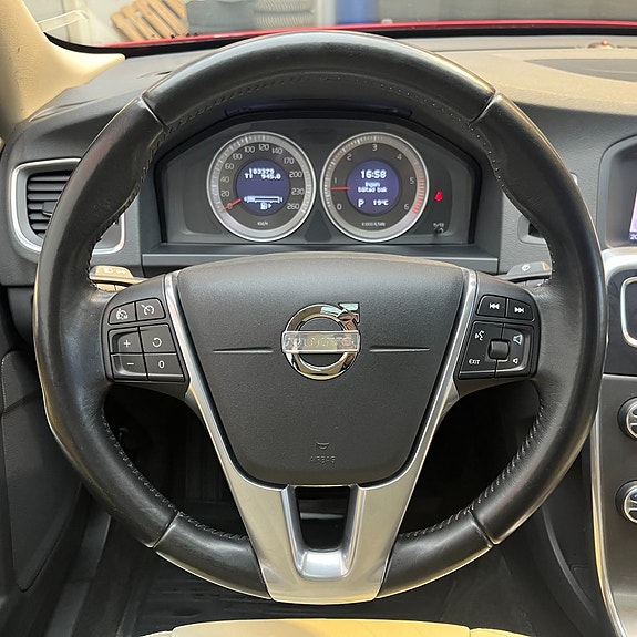 Volvo S60 10 of 13