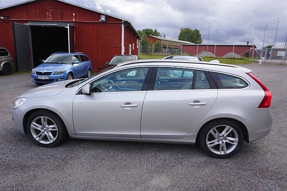 Volvo V60 4 of 8