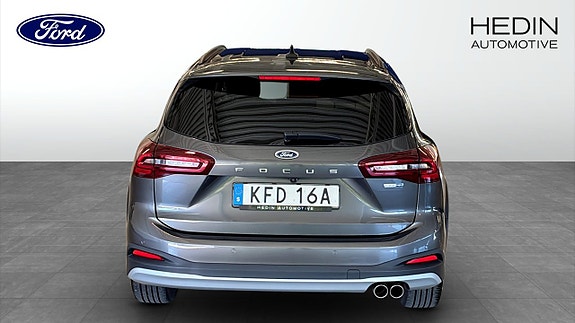 Ford Focus 7 of 12
