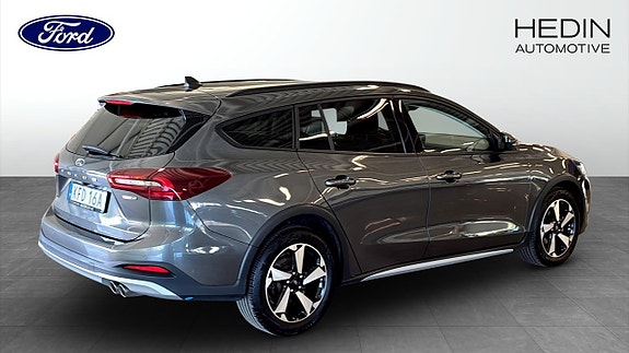 Ford Focus 2 of 12