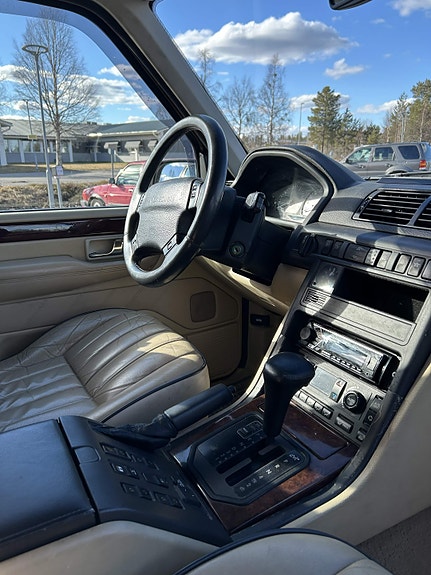 Land Rover Range Rover 5 of 5