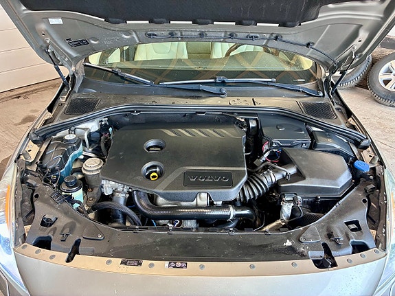 Volvo V60 4 of 5