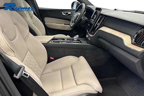 Volvo XC60 15 of 27