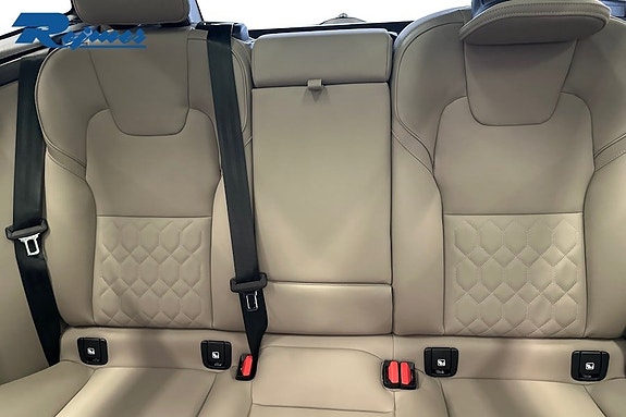 Volvo XC60 22 of 27