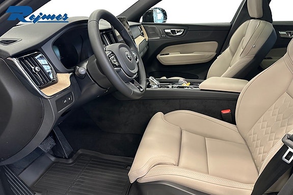Volvo XC60 6 of 27