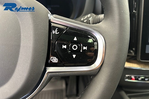 Volvo XC60 12 of 27