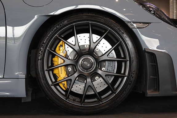 Porsche 718 10 of 26