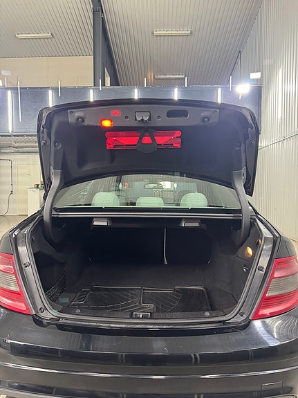 Mercedes-Benz C180 23 of 24