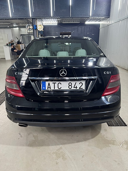 Mercedes-Benz C180 17 of 24