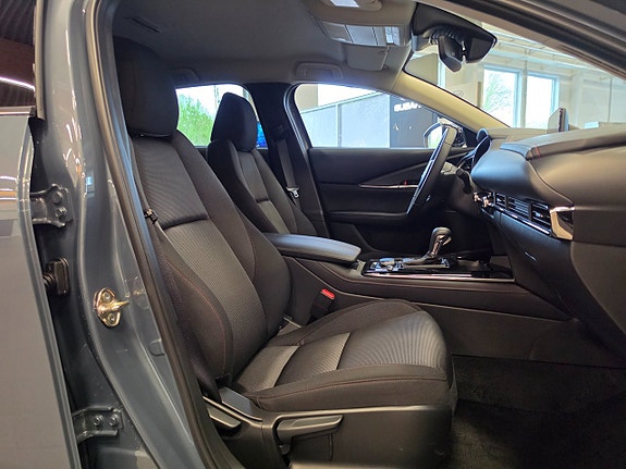 Mazda CX-30 9 of 17