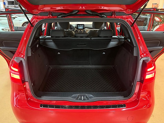 Mercedes-Benz B200 d 18 of 30