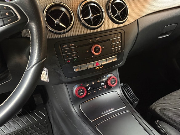 Mercedes-Benz B200 d 29 of 30