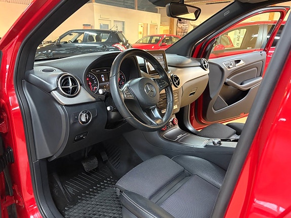 Mercedes-Benz B200 d 10 of 30