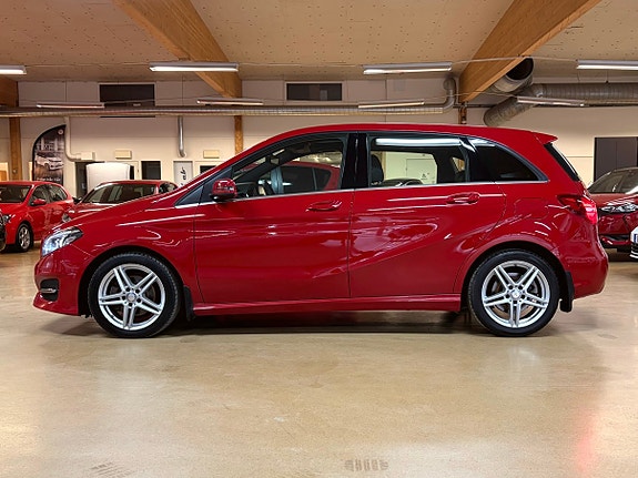 Mercedes-Benz B200 d 14 of 30