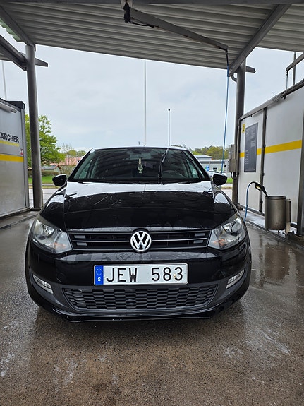 Volkswagen Polo 2 of 5