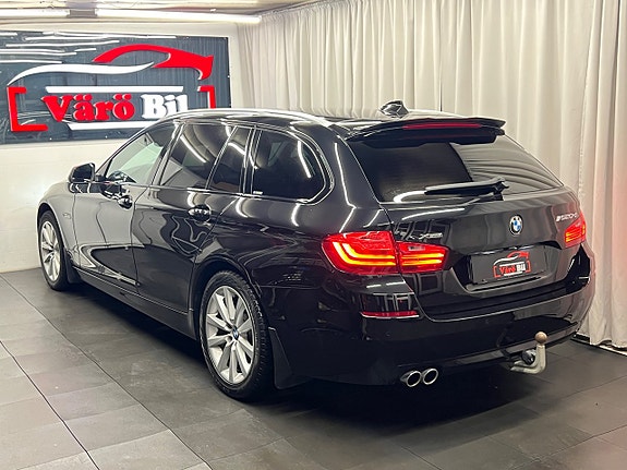 BMW 520d 4 of 5